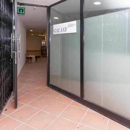 Galaxystar Hostel Barcelona Exterior photo